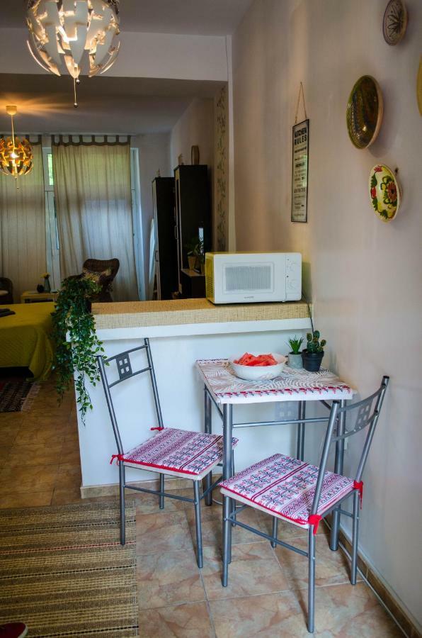 Collosal Studio Bukarest Kültér fotó