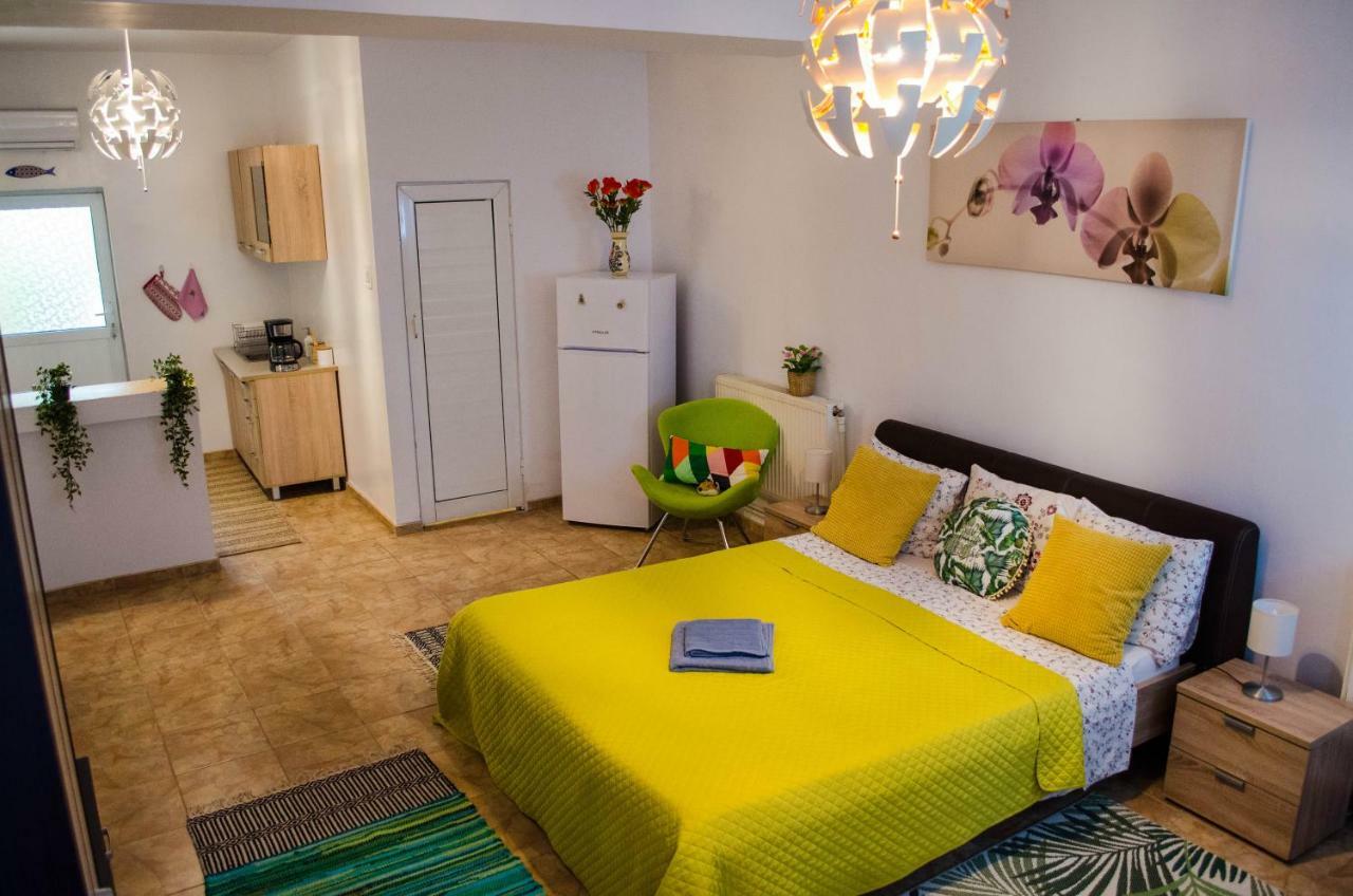 Collosal Studio Bukarest Kültér fotó