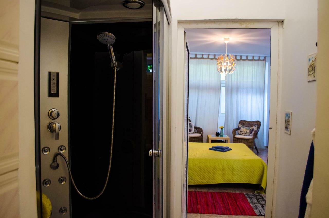 Collosal Studio Bukarest Kültér fotó